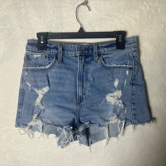 Abercrombie &‎ Fitch High Rise Mom Short Distressed Size 28 - Picture 1 of 5